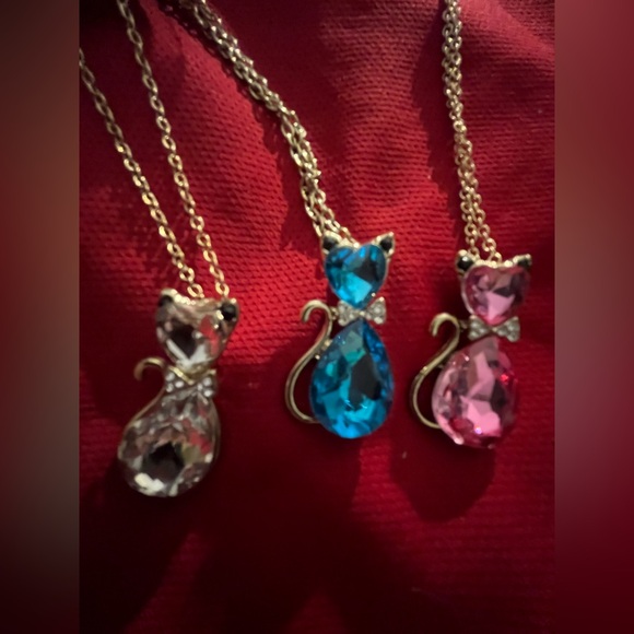 Cat Pendant w Bow Tie Necklace Set in Gold w Crystal Accents NWT Buyers Choice - Picture 7 of 7